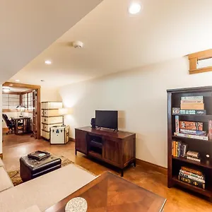 Volunteer Park Vacation Aparthotel