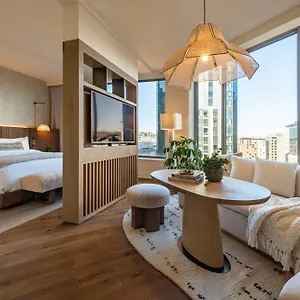 1 Hotel